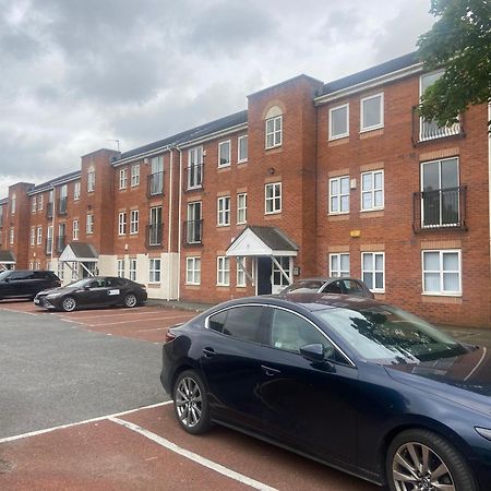 Lovely 2 Dbl Bed Apartment Near Heaton Park And North Manchester Hospital With Parking Eksteriør billede