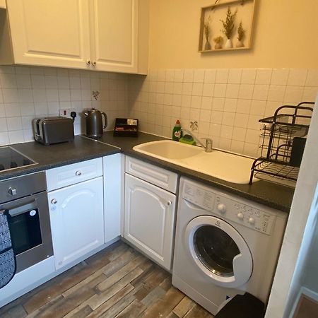 Lovely 2 Dbl Bed Apartment Near Heaton Park And North Manchester Hospital With Parking Eksteriør billede