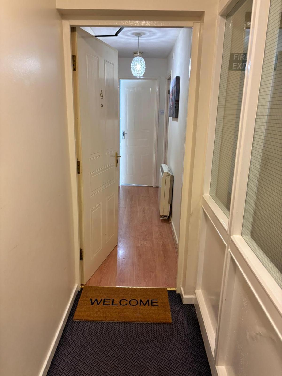 Lovely 2 Dbl Bed Apartment Near Heaton Park And North Manchester Hospital With Parking Eksteriør billede
