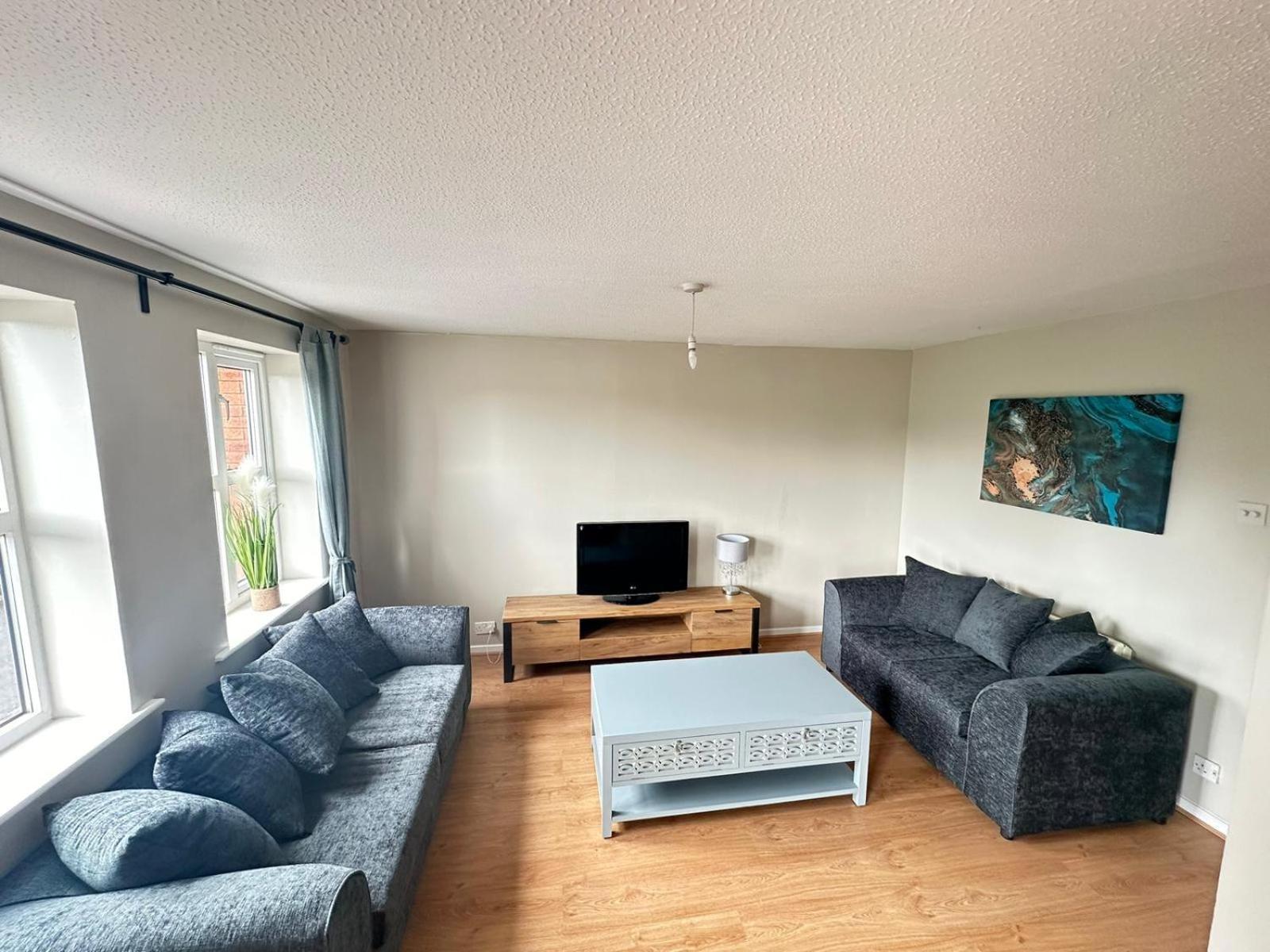Lovely 2 Dbl Bed Apartment Near Heaton Park And North Manchester Hospital With Parking Eksteriør billede